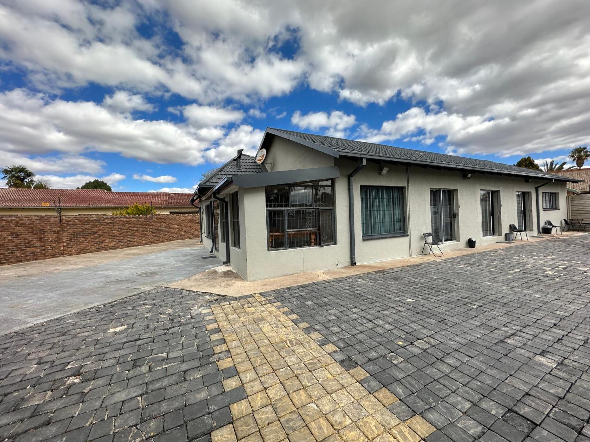 Favour Guest House Polokwane Dış mekan fotoğraf