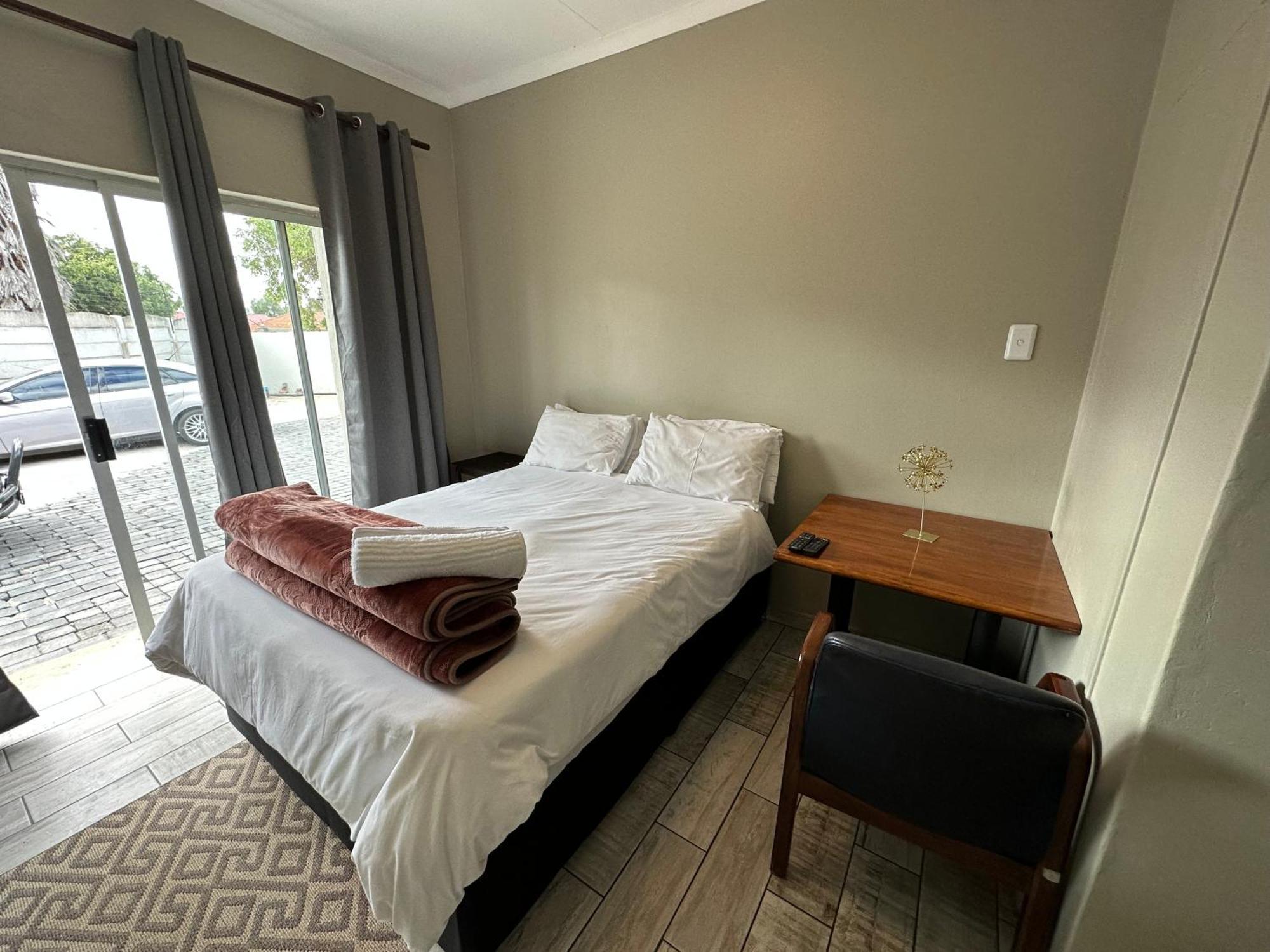 Favour Guest House Polokwane Dış mekan fotoğraf
