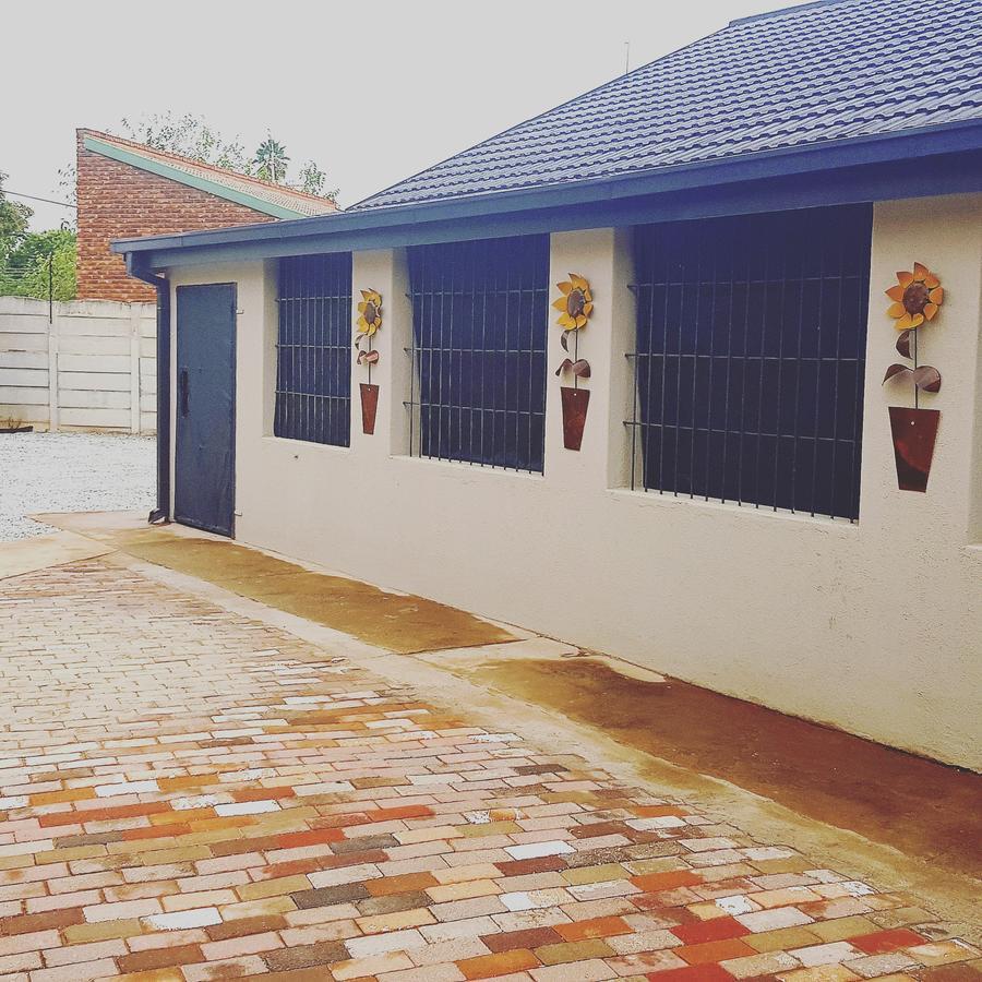 Favour Guest House Polokwane Dış mekan fotoğraf